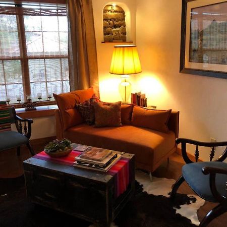 El Viejo Adobe - Across From Sul Ross Campus Bed & Breakfast Alpine Exterior foto