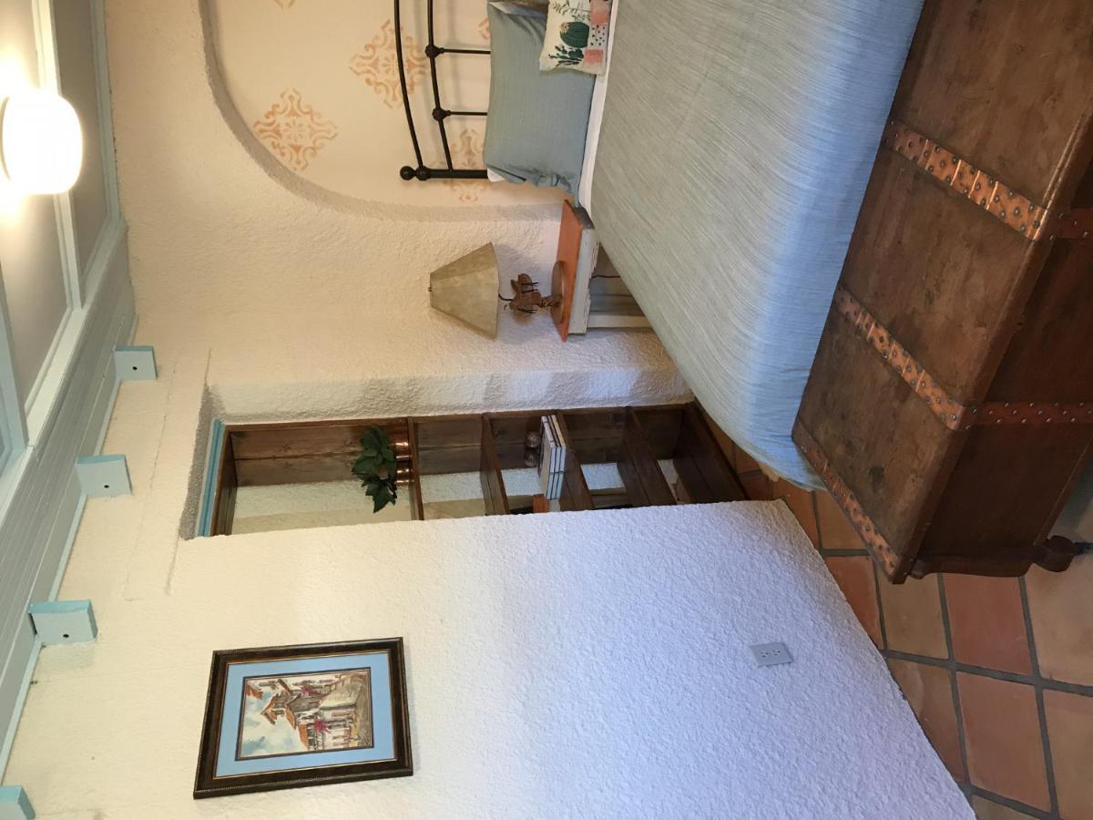 El Viejo Adobe - Across From Sul Ross Campus Bed & Breakfast Alpine Exterior foto
